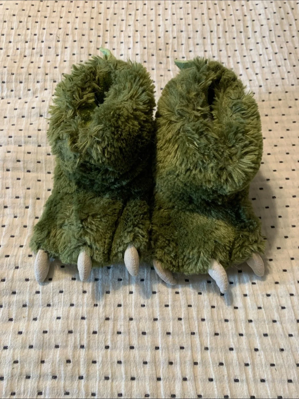 Lazy One Kids Green Monster Claw Slippers